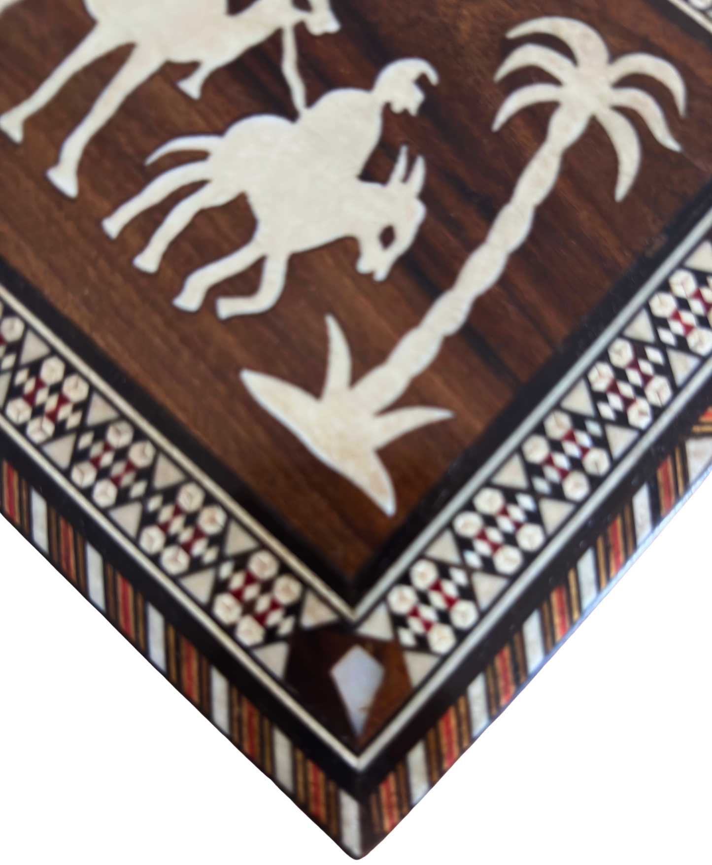Caixa vintage de mosaico damasceno dos anos 70, design de camelo, caixa artesanal síria para lembranças