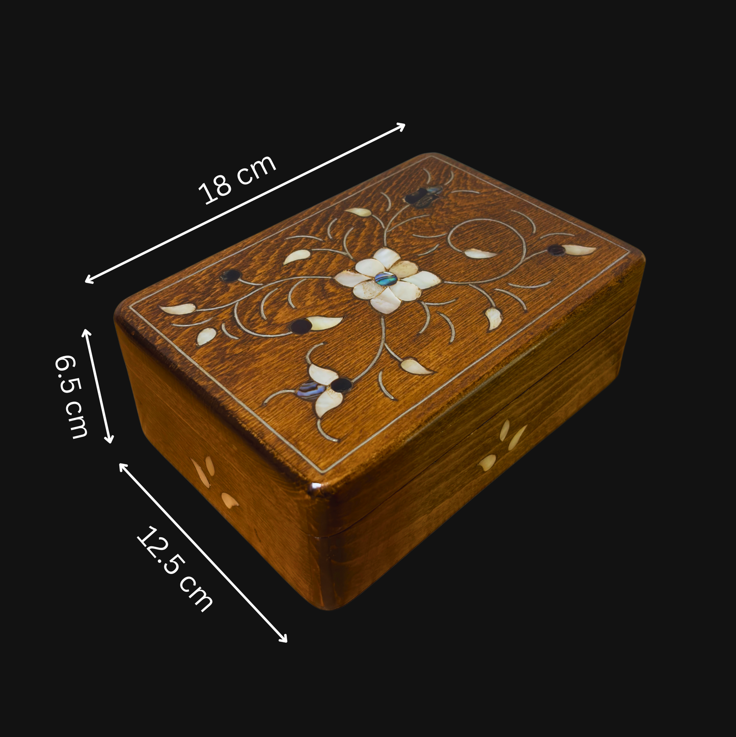 صندوق دمشقي فاخر – تطعيم بالصدف وبراعة المشغل العربي