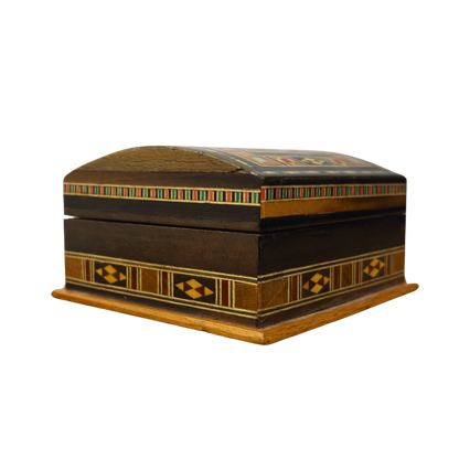 صندوق موزاييك دمشقي – حرفة تقليدية وأناقة مخملية