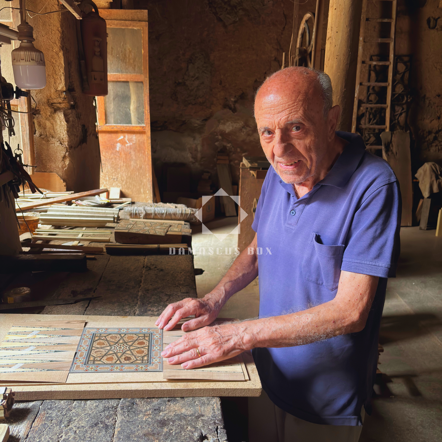 Handgemaakte Damasceense Backgammon- en Schaaktafel van Gaby Al Dayeh – Meesterwerk met Parelmoerinleg